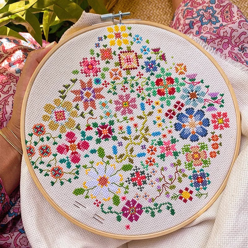 Bloom a Day Cross Stitch Set