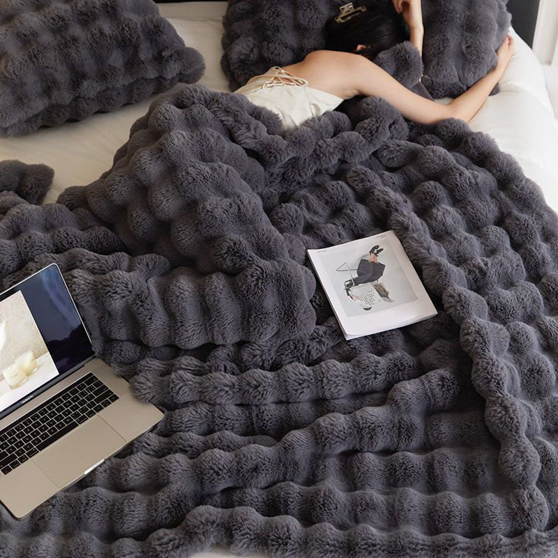 A must-have for keeping warm in winter Soft and fluffy blanket