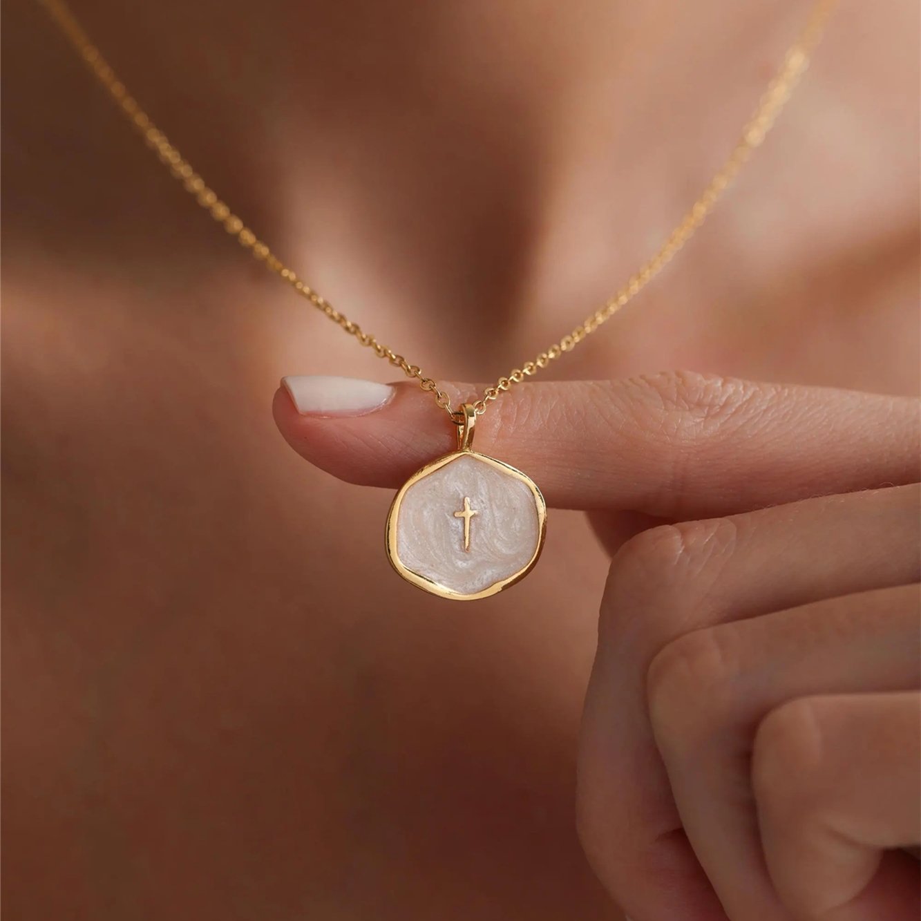 The "Serene Faith" Vintage Oval Cross Necklace