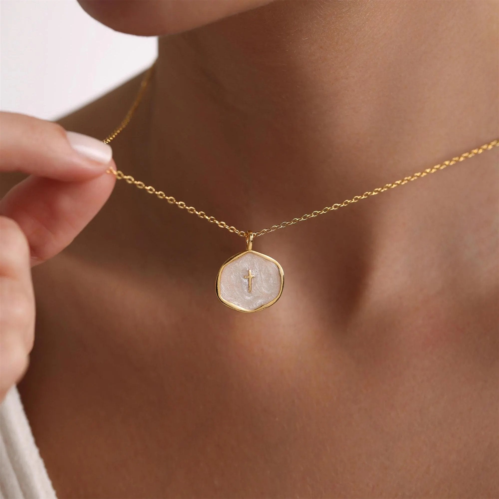 The "Serene Faith" Vintage Oval Cross Necklace