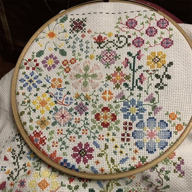 Bloom a Day Cross Stitch Set