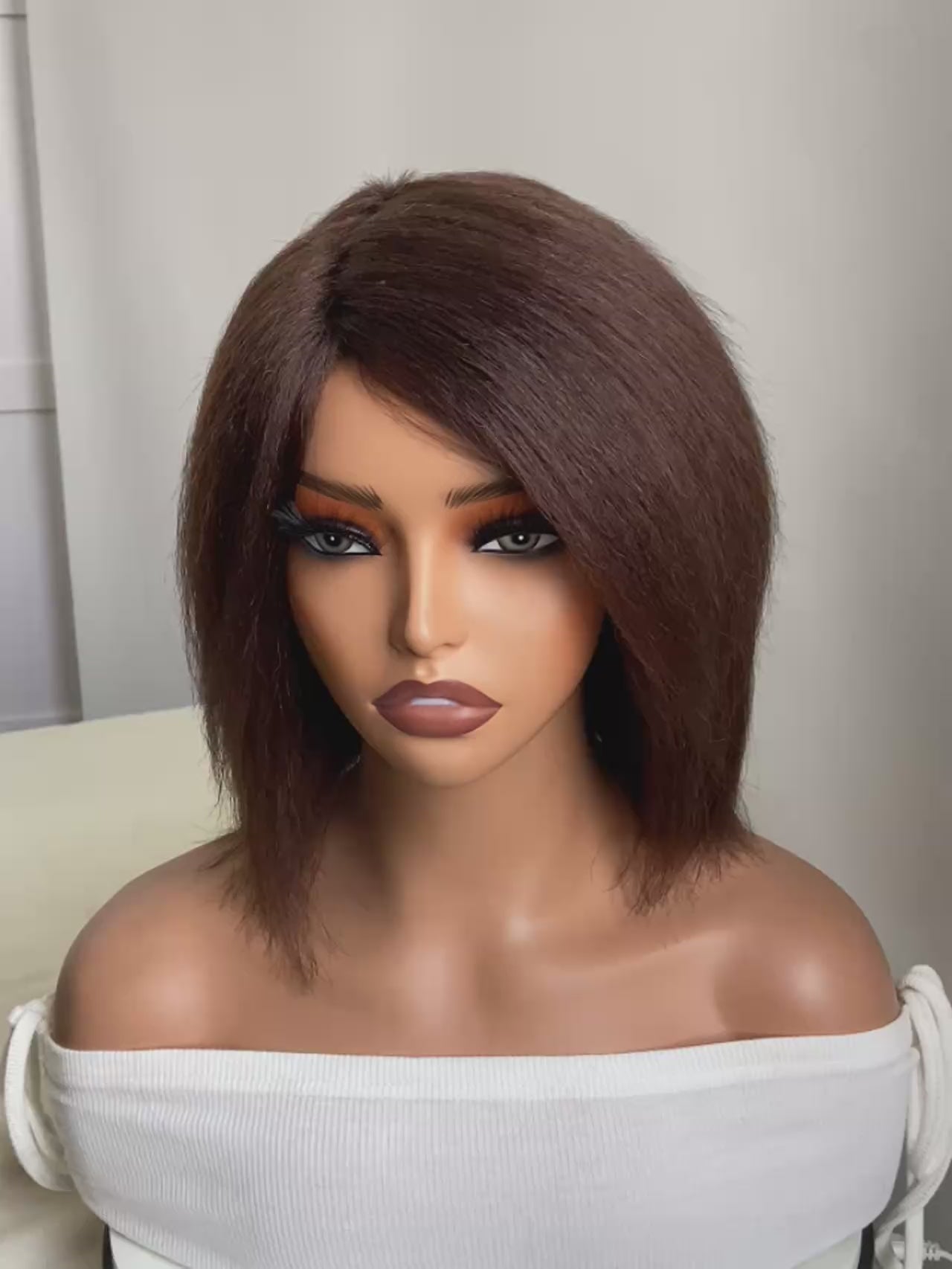 natural-brown-kinky-straight-bob-wig.mp4