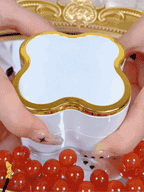 Necklace with an elegant and delicate crescent for women